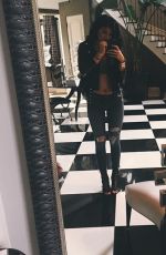 KYLIE JENNER - Instagram Pics