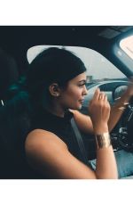 KYLIE JENNER - Instagram Pics