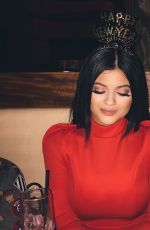 KYLIE JENNER - Instagram Pics