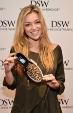 LILI SIMMONS at HBO Luxury Lounge Featuring Pandora Jewelry in Beverly Hills