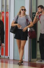 MARIA SHARAPOVA Arrives at Airport in Melbourne