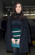 OLIVIA MUNN at AOL