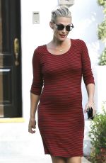 Pregnant MOLLY SIMS Out and About in Los Angeles 2101