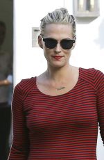 Pregnant MOLLY SIMS Out and About in Los Angeles 2101