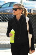 REESE WITHERSPOON Leaves a Gym in Brentwood 2301