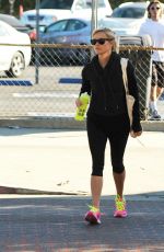 REESE WITHERSPOON Leaves a Gym in Brentwood 2301