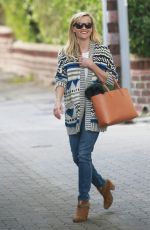 REESE WITHERSPOON Out and About in Beverly Hills 0801