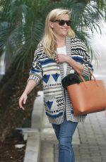REESE WITHERSPOON Out and About in Beverly Hills 0801
