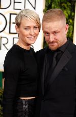 ROBIN WRIGHT at 2015 Golden Globe Awards in Beverly Hills