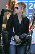 SARAH MICHELLE GELLAR at a Gas Station in Los Angeles