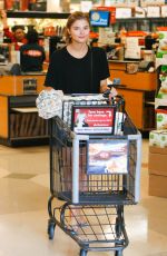 STEFANIE SCOTT Shopping at Ralphs Grocery Store in Studio City