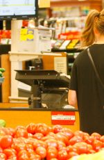 STEFANIE SCOTT Shopping at Ralphs Grocery Store in Studio City