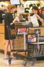STEFANIE SCOTT Shopping at Ralphs Grocery Store in Studio City