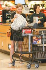 STEFANIE SCOTT Shopping at Ralphs Grocery Store in Studio City
