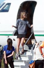TAYLOR SWIFT Arrives in Hawaii