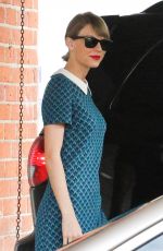 TAYLOR SWIFT Heading to a Dance Studio in Los Angeles