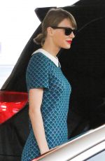 TAYLOR SWIFT Heading to a Dance Studio in Los Angeles