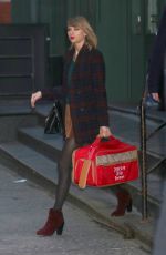 TAYLOR SWIFT Leaves Her New York