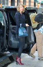 TAYLOR SWIFT Out and About in New York 1601