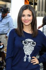 VICTORIA JUSTICE on The Set of Extra 0801
