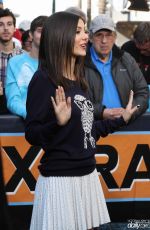 VICTORIA JUSTICE on The Set of Extra 0801