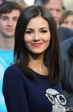 VICTORIA JUSTICE on The Set of Extra 0801