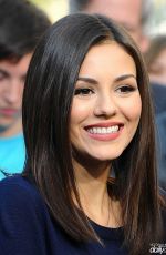 VICTORIA JUSTICE on The Set of Extra 0801