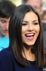 VICTORIA JUSTICE on The Set of Extra 0801