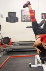 WWE - EVA MARIE Muscle & Fitness Hers