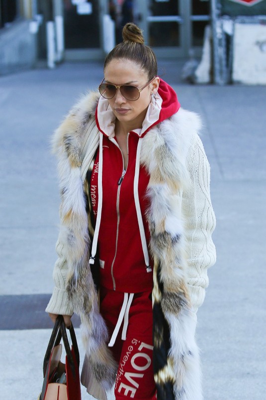 JENNIFER LOPEZ at Los Angeles International Airport