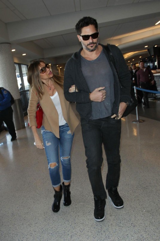 SOFIA VERGARA and Joe Manganiello at LAX