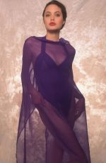 ANGELINA JOLIE - Swimsuits Modeling Photos from 1991