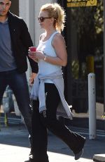 BRITNEY SPEARS Arrives at a Dance Studio in Westlake Village 0302