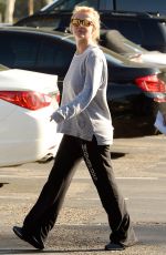 BRITNEY SPEARS Arrives at a Dance Studio in Westlake Village 0302