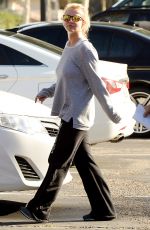 BRITNEY SPEARS Arrives at a Dance Studio in Westlake Village 0302