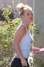 BRITNEY SPEARS at Dance Studio in Thousand Oaks 2402