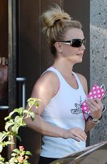 BRITNEY SPEARS at Dance Studio in Thousand Oaks 2402