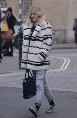 FEARNE COTTON Out and About in London 0602