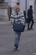 FEARNE COTTON Out and About in London 0602