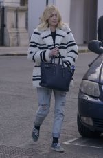 FEARNE COTTON Out and About in London 0602