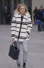 FEARNE COTTON Out and About in London 0602