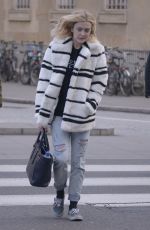 FEARNE COTTON Out and About in London 0602
