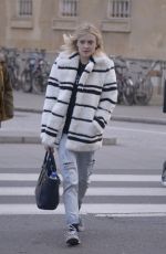 FEARNE COTTON Out and About in London 0602