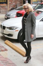 GWEN STEFANI Arrives at an Acupuncture Clinic in Los Angeles