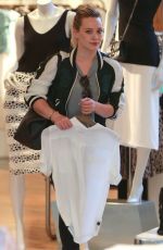 HILARY DUFF Shoping at Intermix in Los Angeles