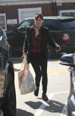 JENNFER GARNER Out Shopping in Brentwood 0502