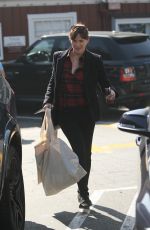 JENNFER GARNER Out Shopping in Brentwood 0502