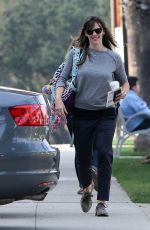 JENNIFER GARNER Out and About in Los Angeles 0302