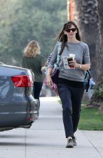 JENNIFER GARNER Out and About in Los Angeles 0302
