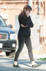 JENNIFER GARNER Out and About in Los Angeles 2502